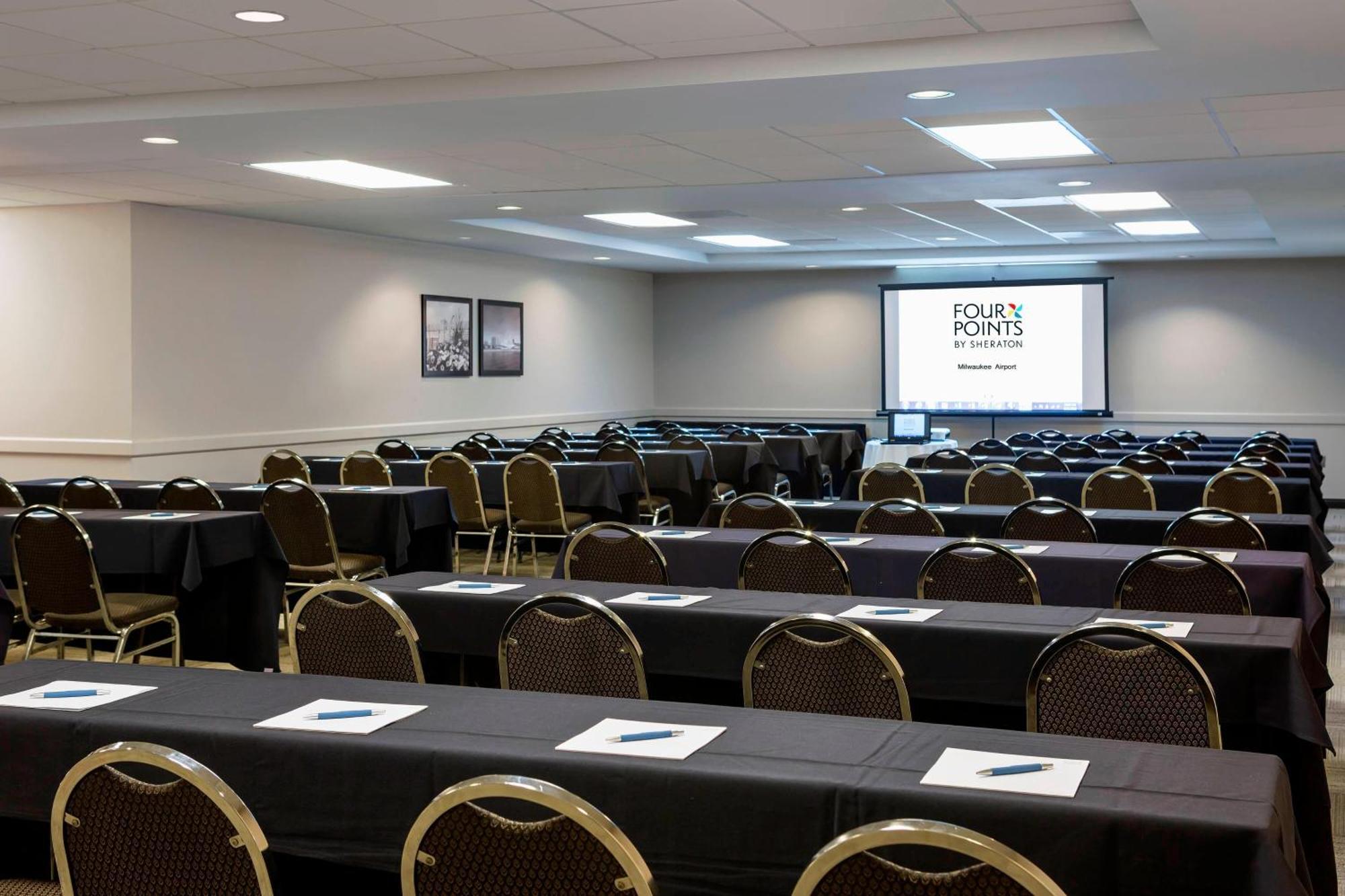 Four Points By Sheraton Milwaukee Airport Exteriör bild