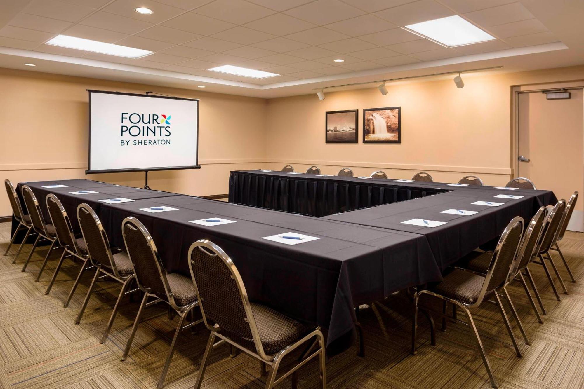 Four Points By Sheraton Milwaukee Airport Exteriör bild