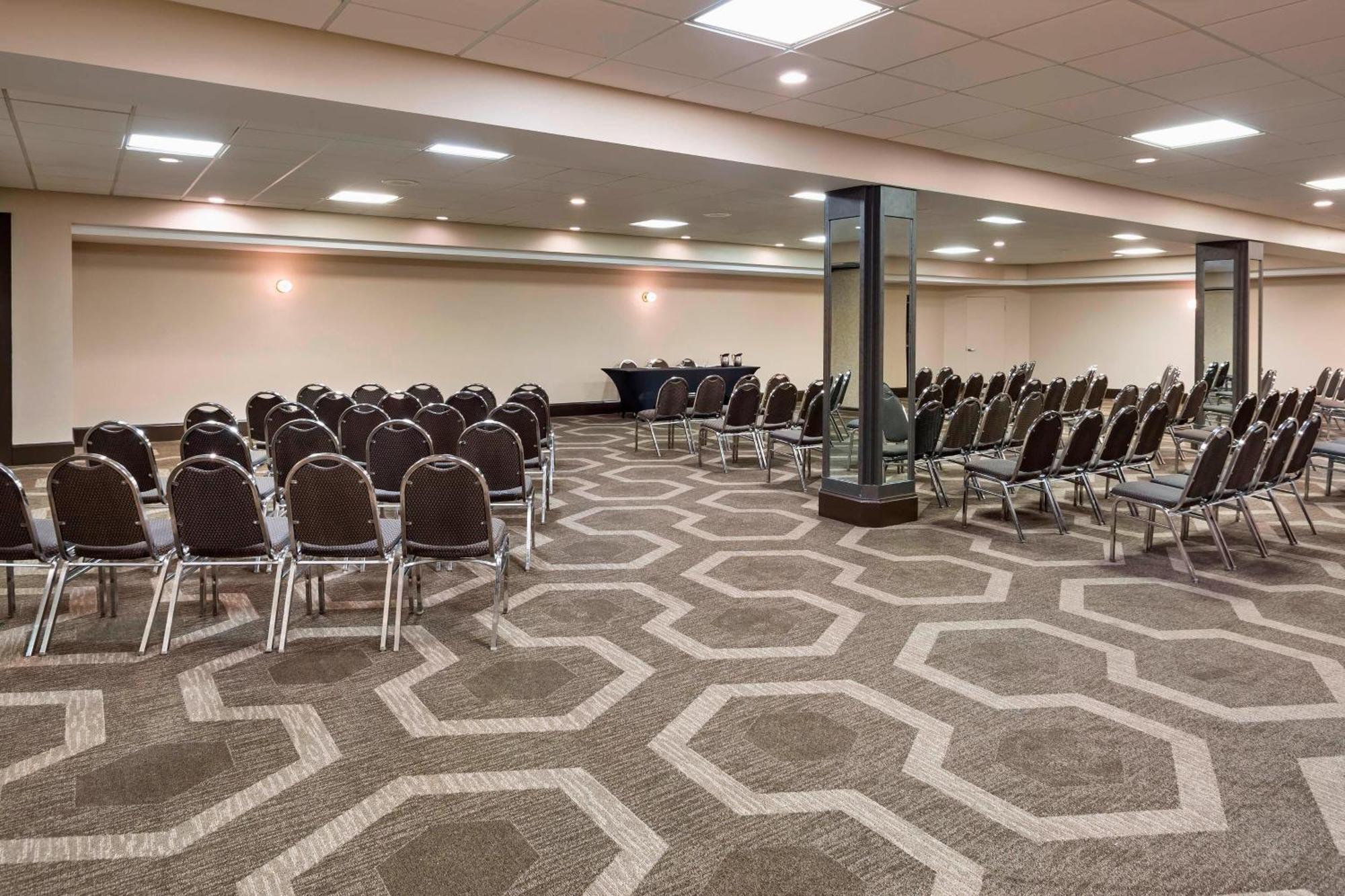 Four Points By Sheraton Milwaukee Airport Exteriör bild