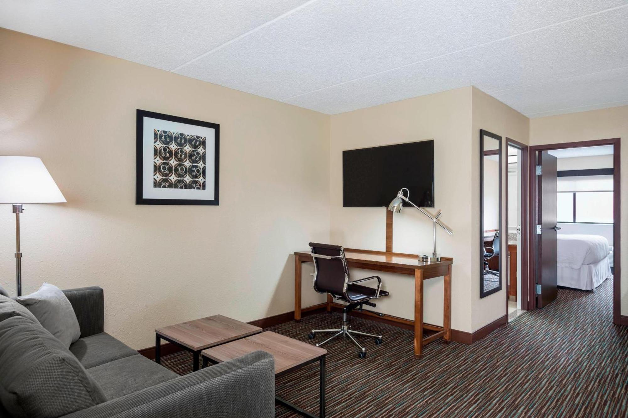 Four Points By Sheraton Milwaukee Airport Exteriör bild