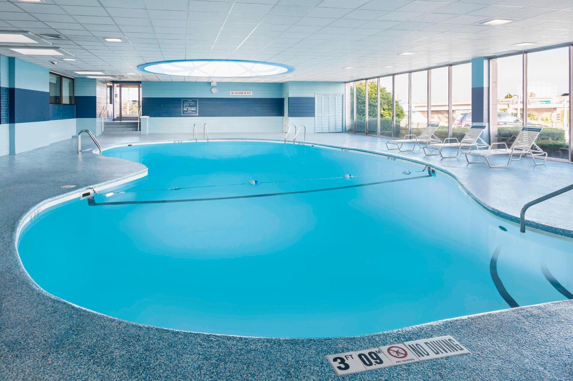 Four Points By Sheraton Milwaukee Airport Exteriör bild