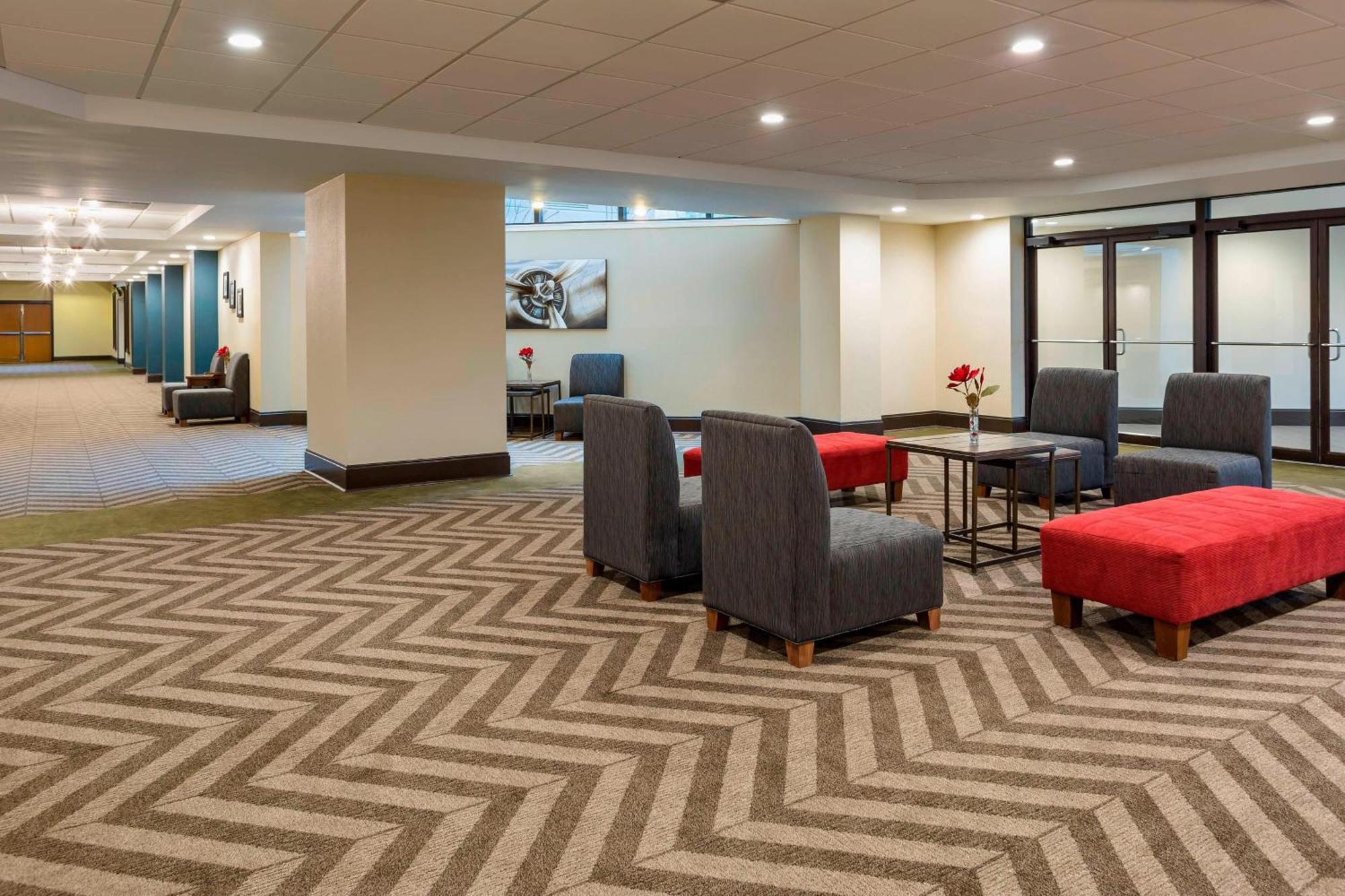 Four Points By Sheraton Milwaukee Airport Exteriör bild