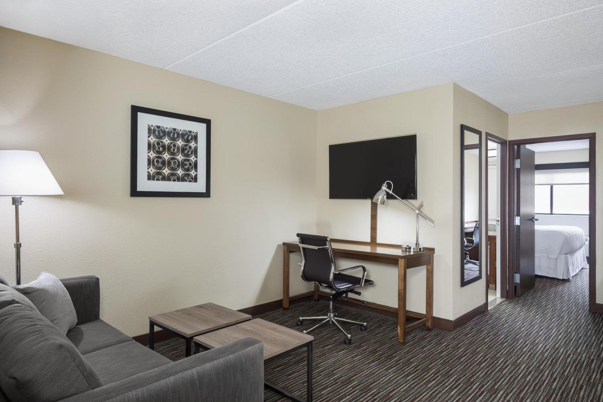 Four Points By Sheraton Milwaukee Airport Exteriör bild