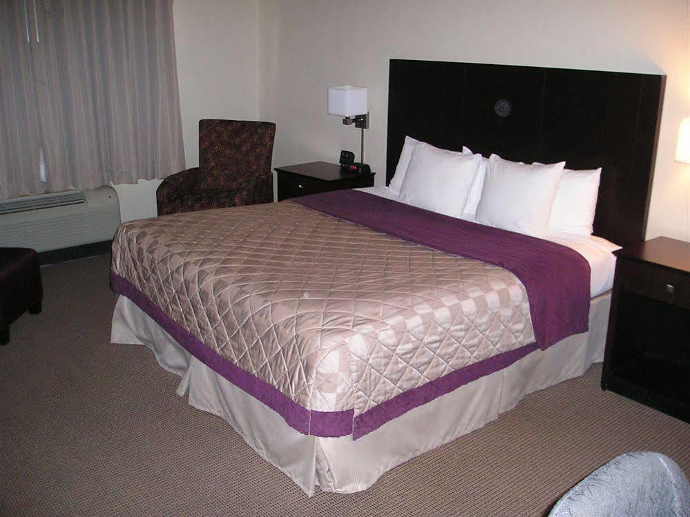 Four Points By Sheraton Milwaukee Airport Exteriör bild