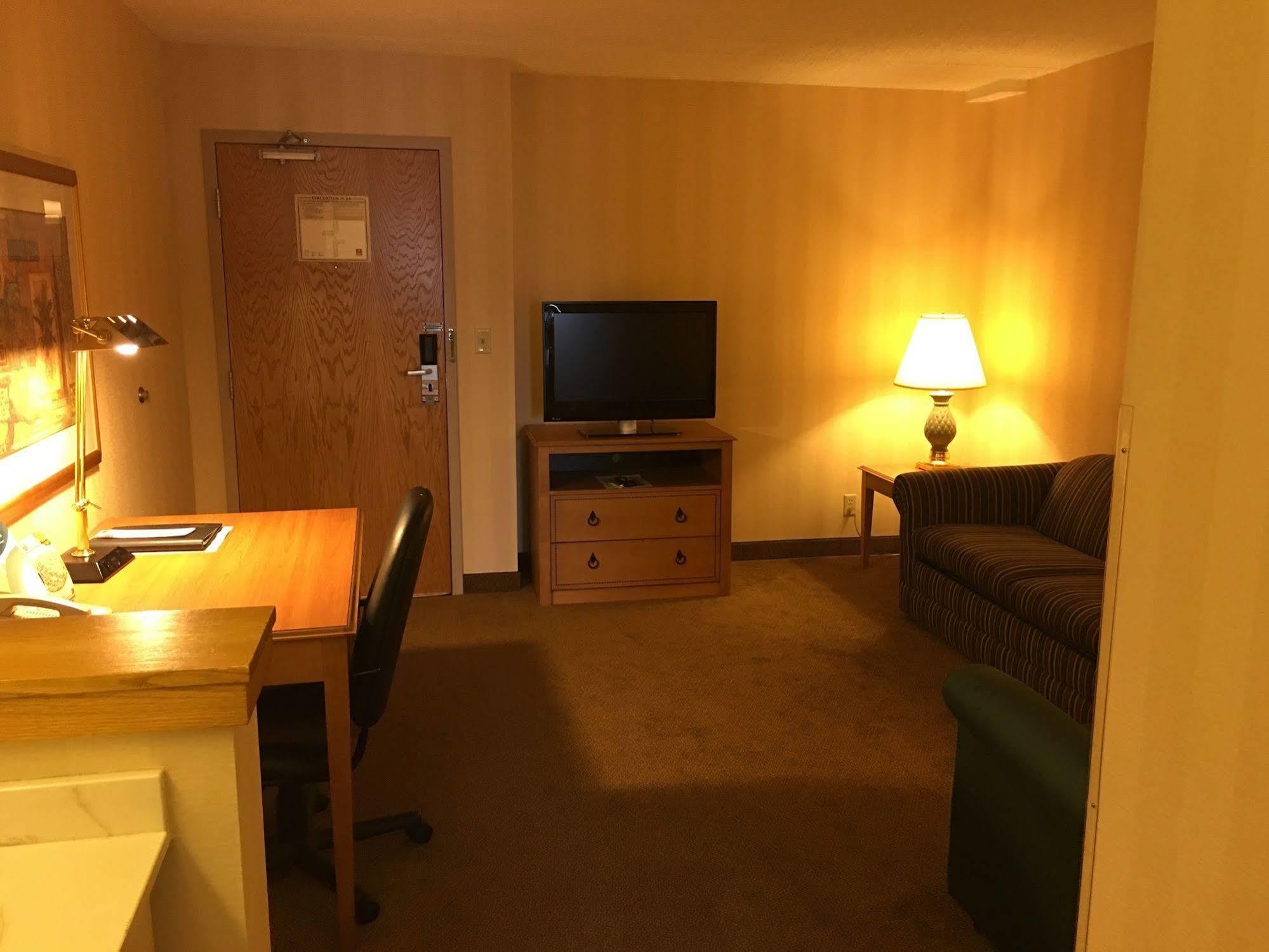 Four Points By Sheraton Milwaukee Airport Exteriör bild